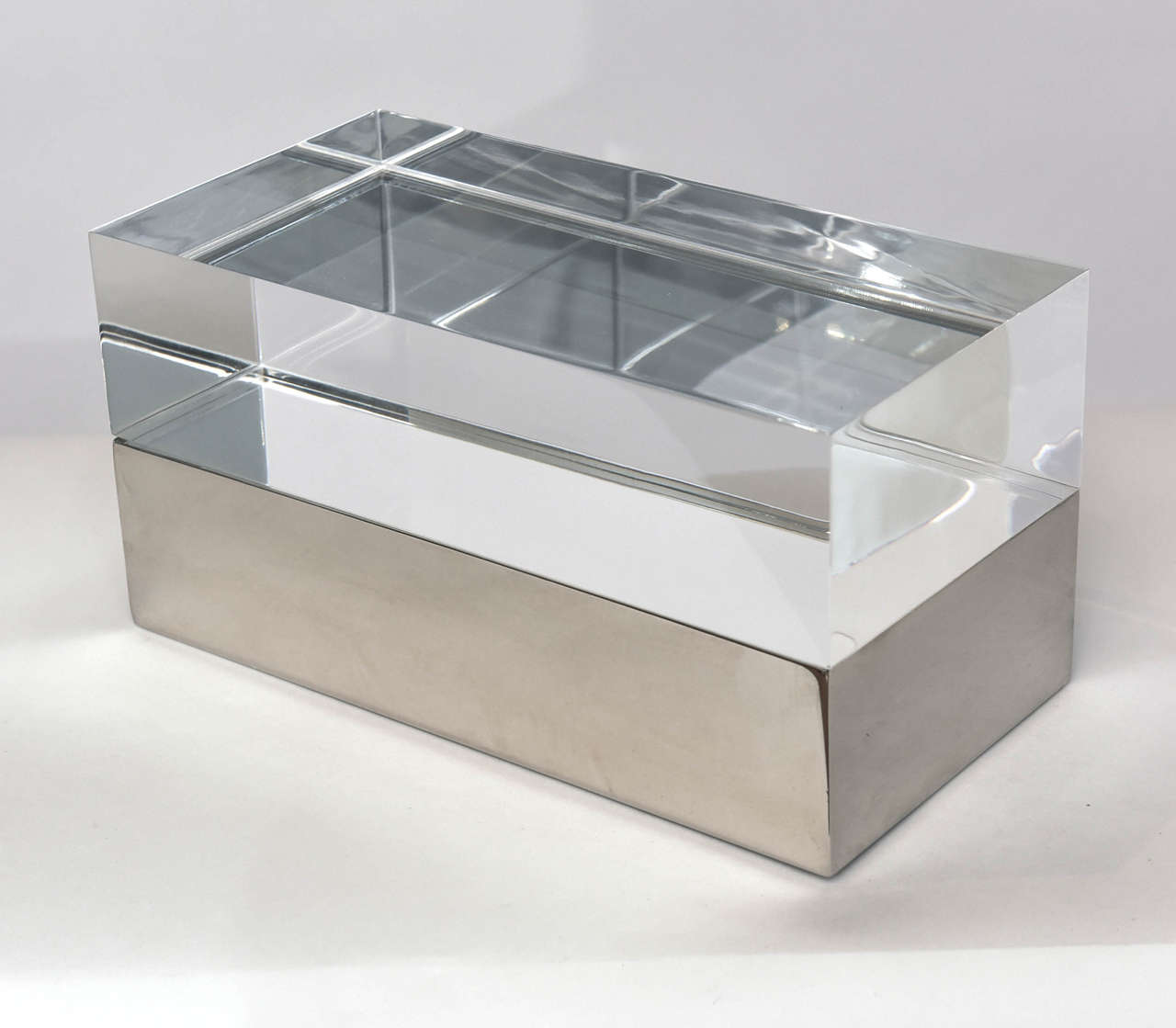 Square Mies Box In Excellent Condition For Sale In New York, NY
