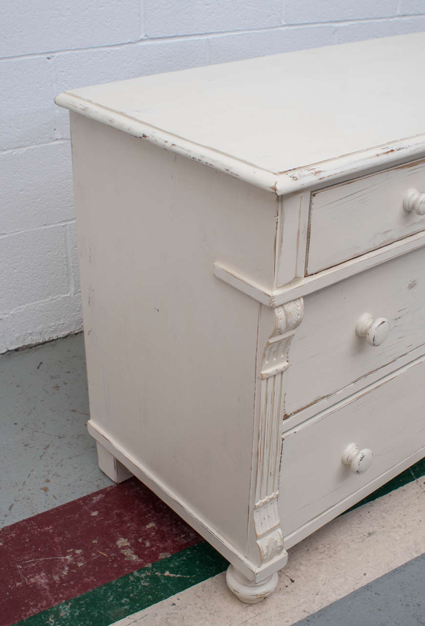 Pine Chest of Drawers In Excellent Condition In Baltimore, MD