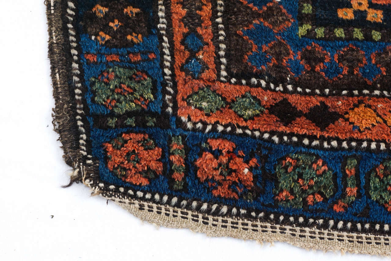 Beautiful Vintage Turkish Carpet For Sale 1