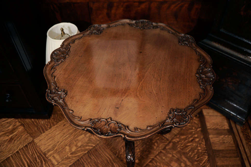 An English Mahogany Tripod Table In Good Condition For Sale In New York, NY