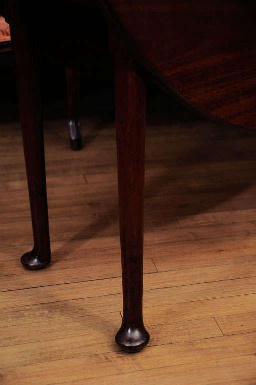 English, George II. mahogany drop leaf table Ca 1760