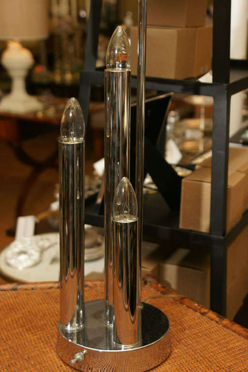 Pair of Chrome Table Lamps In Excellent Condition For Sale In Southampton, NY