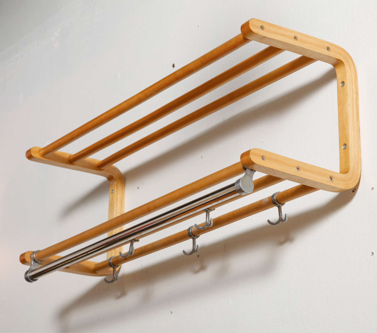 Coat rack

We offer affordable worldwide shipping. Feel free to inquire!