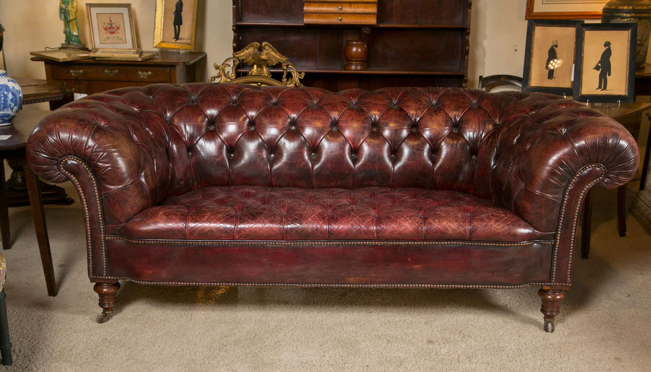 English Tufted Leather Sofa, circa 1900 For Sale 2