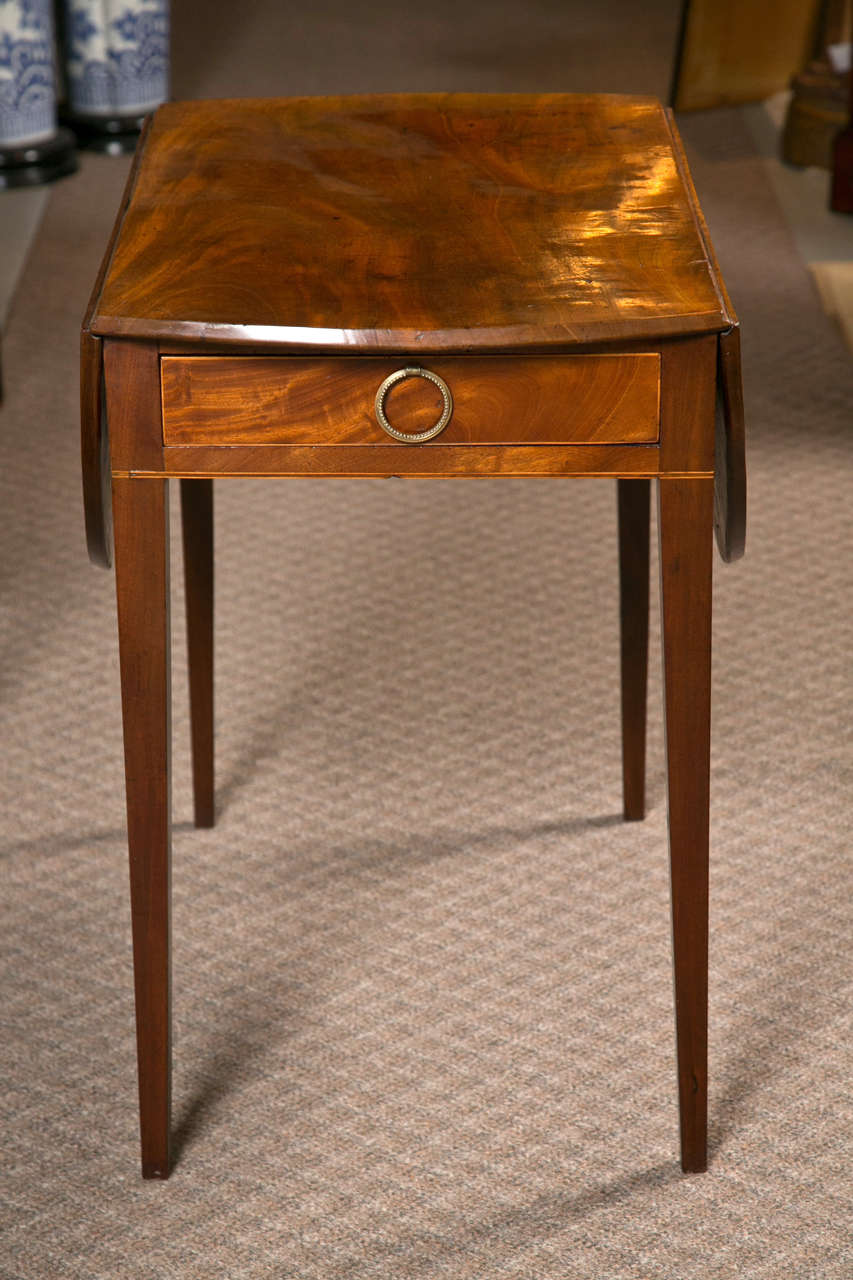 Late 18th Century English Pembroke Table For Sale 1