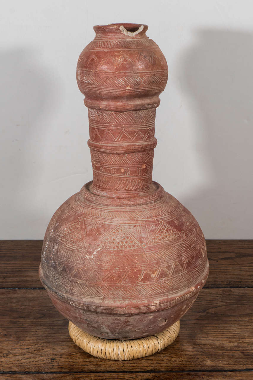 Terracotta water vessel of the Dan tribe 3