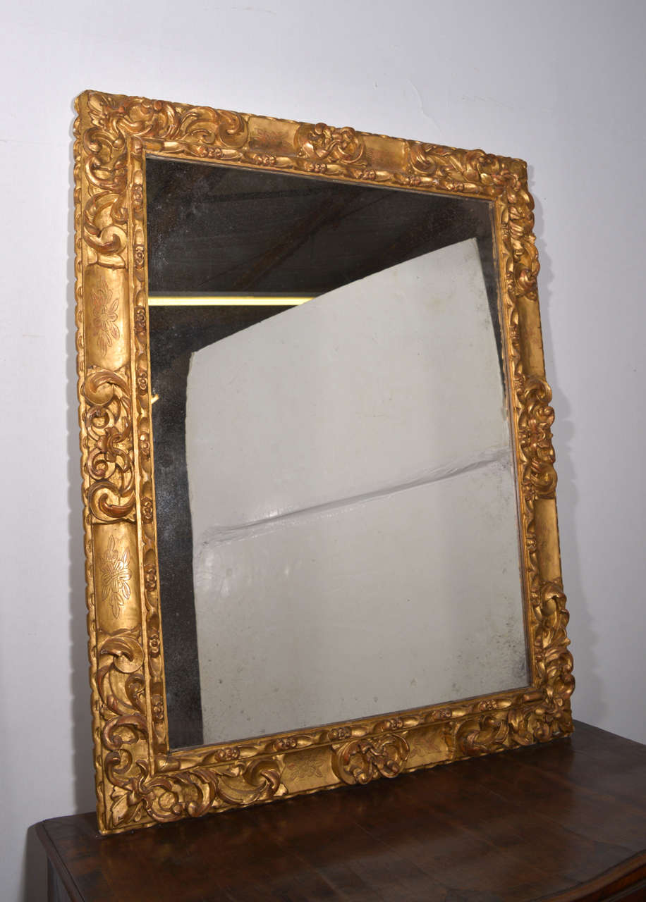 18th century Baroque Spanish wood carved gilted mirror