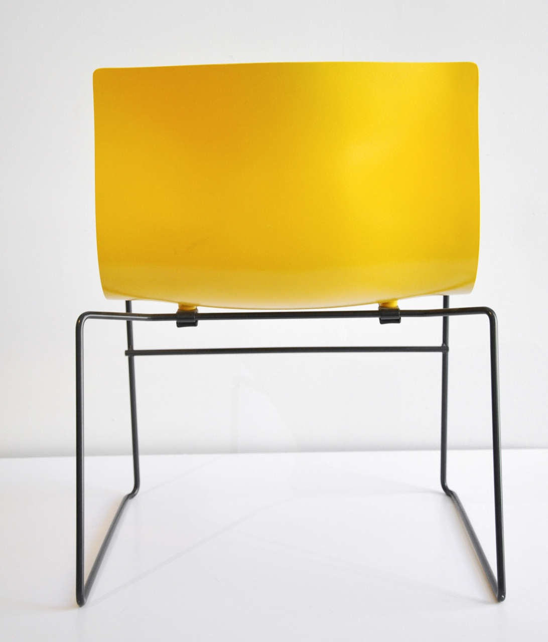 Pair of Vintage Handkerchief Chairs by Vignelli for Knoll In Excellent Condition In Winnetka, IL