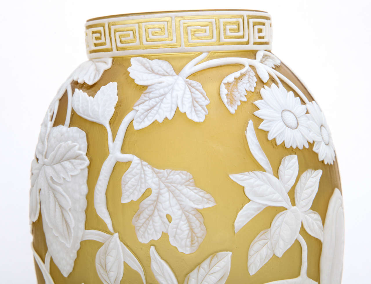 A Rare And Fine Signed Thomas Webb & Sons Cameo Vase For Sale 2