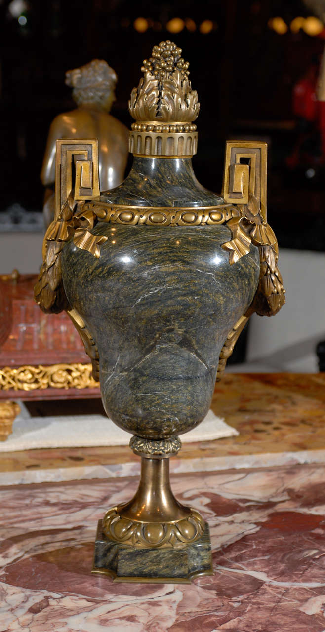 Superb bronze and marble urn