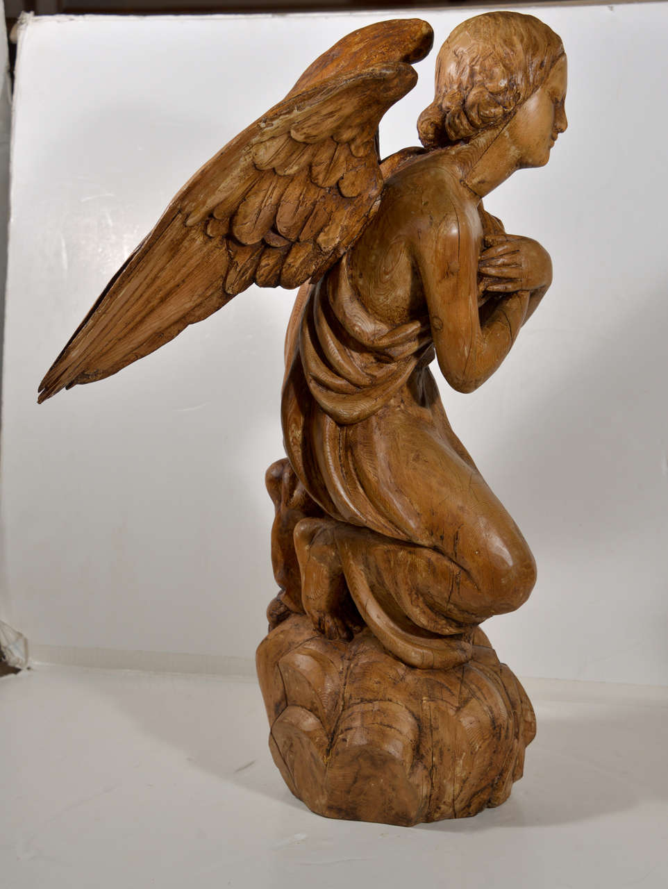18th Century and Earlier Pair of Antique Carved Wooden Angels