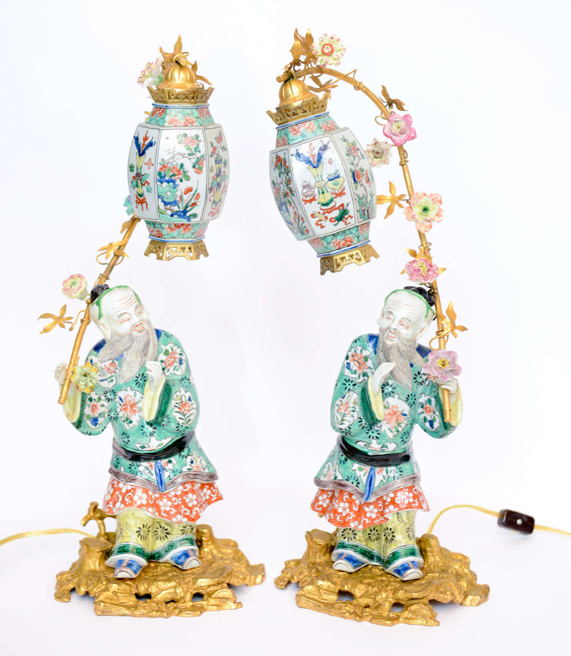 Pair Of Chinese Porcelain Figurines Holding Up Lanterns 2