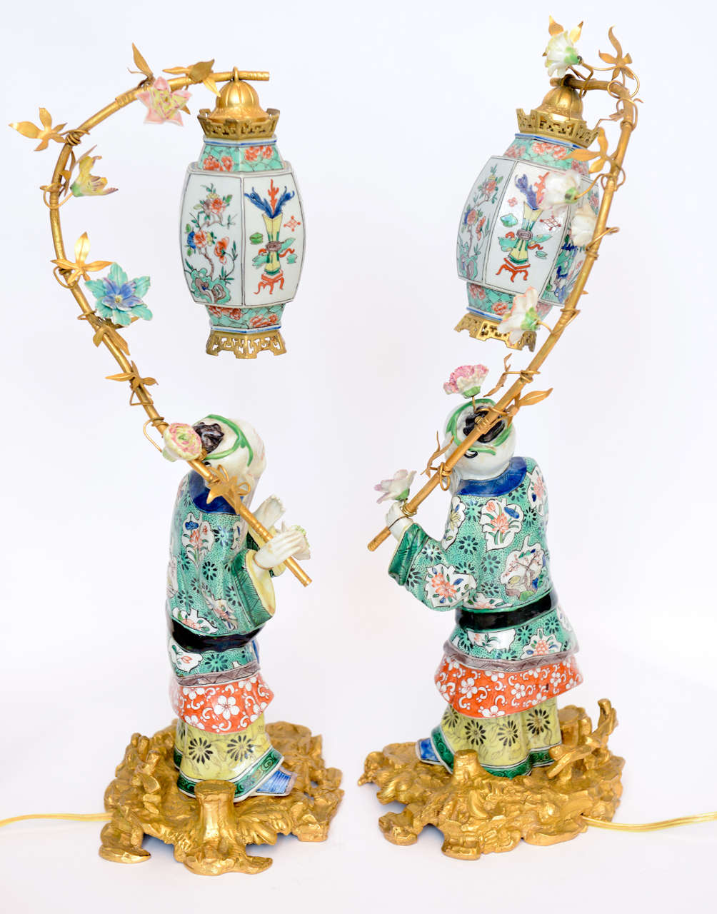 Pair Of Chinese Porcelain Figurines Holding Up Lanterns 3