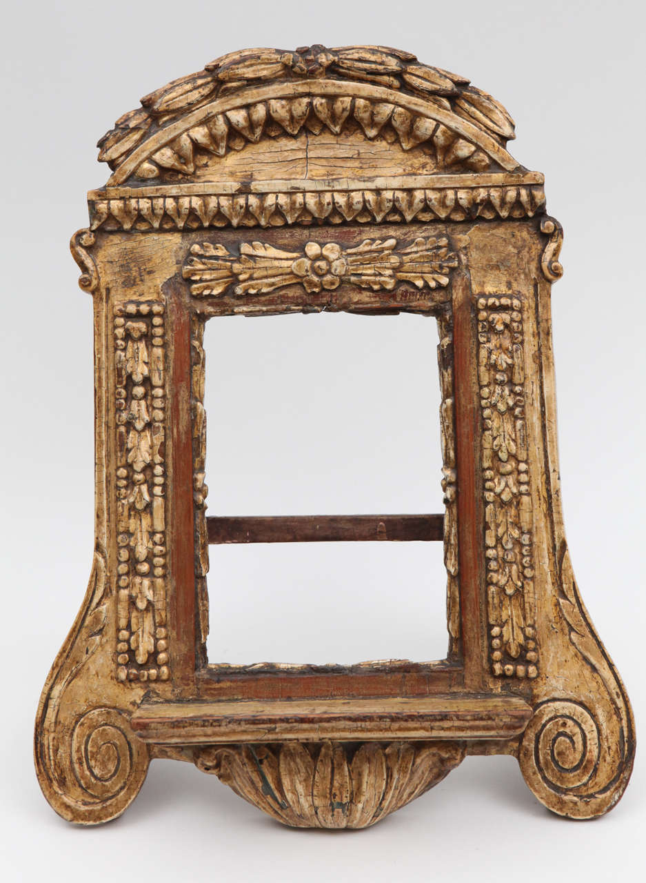 Late 18th century Italian freestanding finely carved giltwood easel.