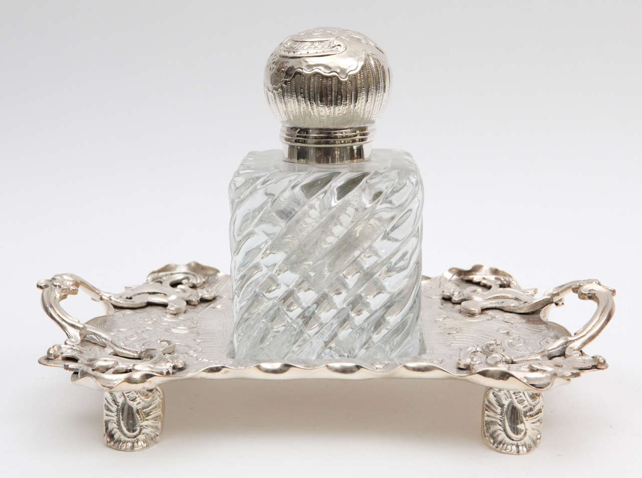 1900s English Crystal and Silver Plated Sheffield Inkwell on Tray In Good Condition For Sale In Los Angeles, CA
