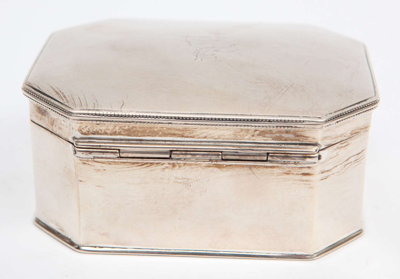 1900s English Sterling Box with Gold Wash Interior For Sale 2