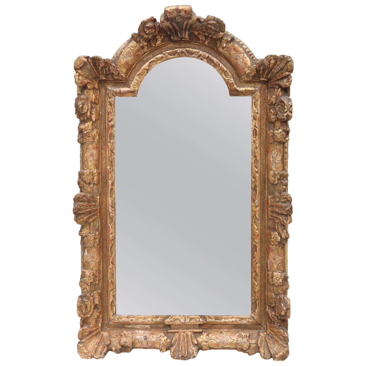 Miroir en bois doré de style Régence française du XVIIIe siècle