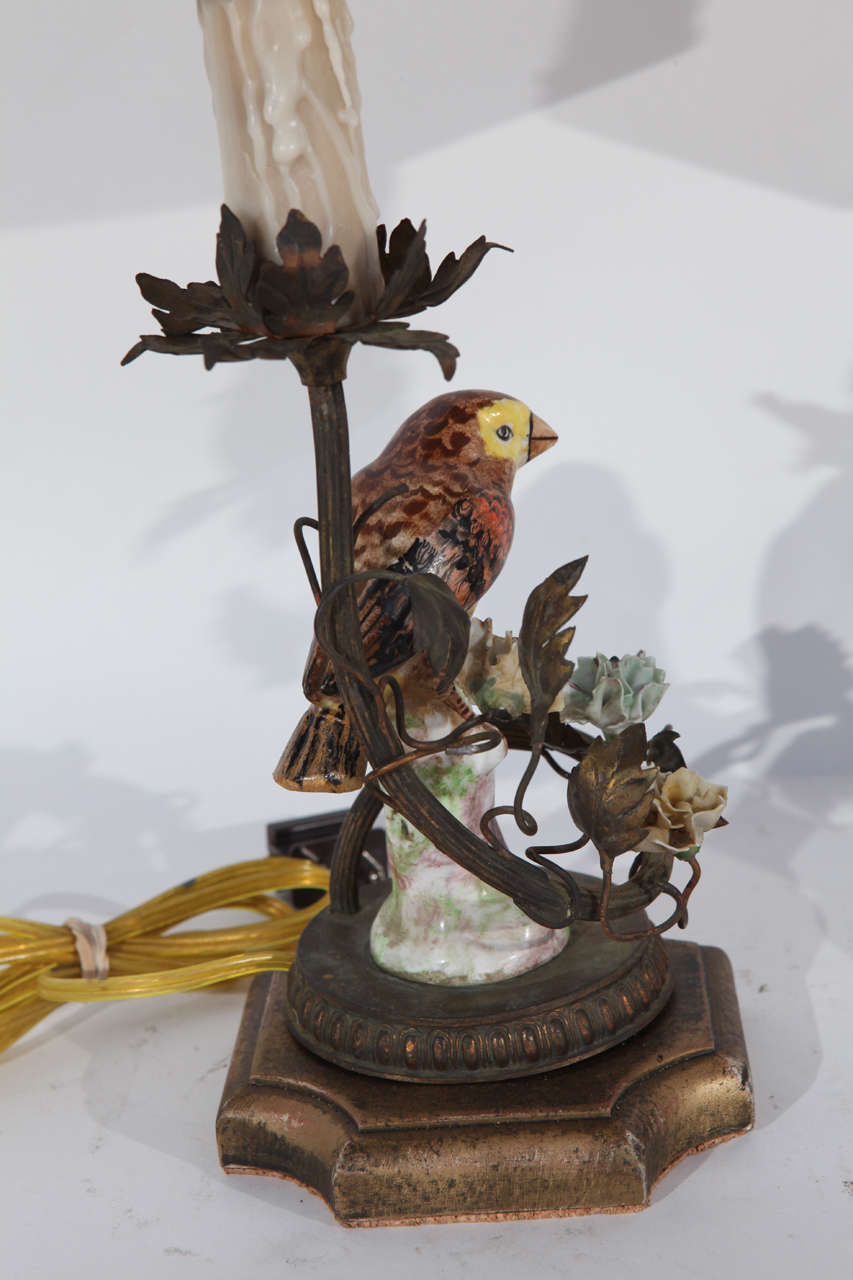 Pair of 1900s German Porcelain Bird Lamps In Excellent Condition In Los Angeles, CA