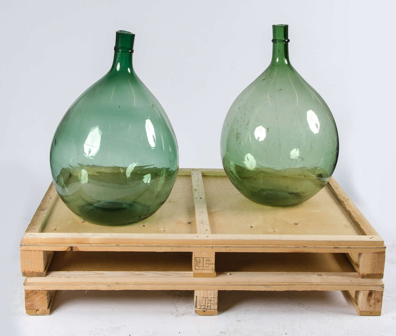 Pair of Late 18th Century Green Handblown Demijohns Glass Bottles  For Sale 2