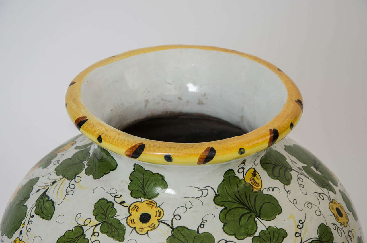 18th Century Italian Pot For Sale 2