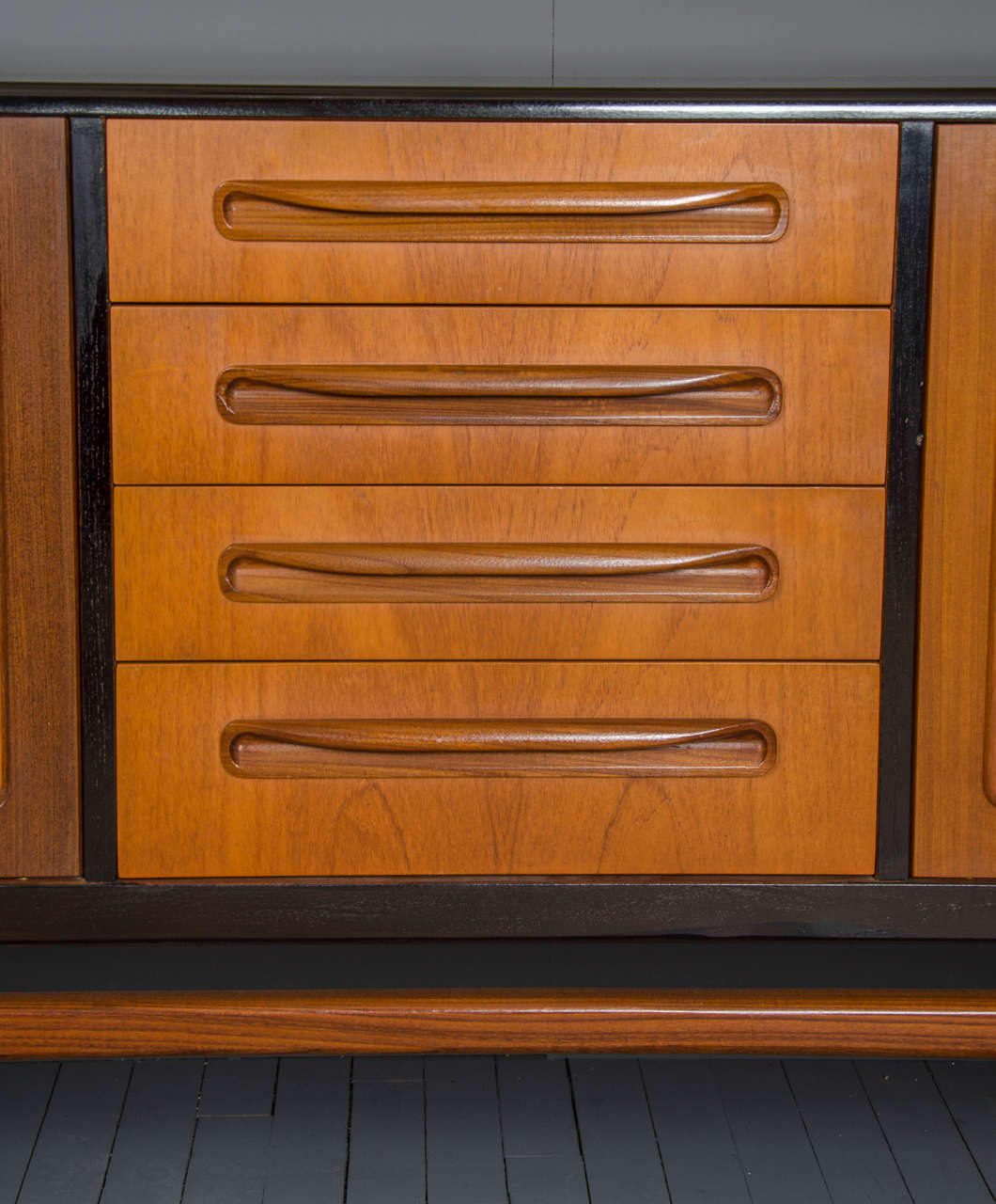 1970s Teak Sideboard with Ebonized Finish Top In Excellent Condition In London, GB