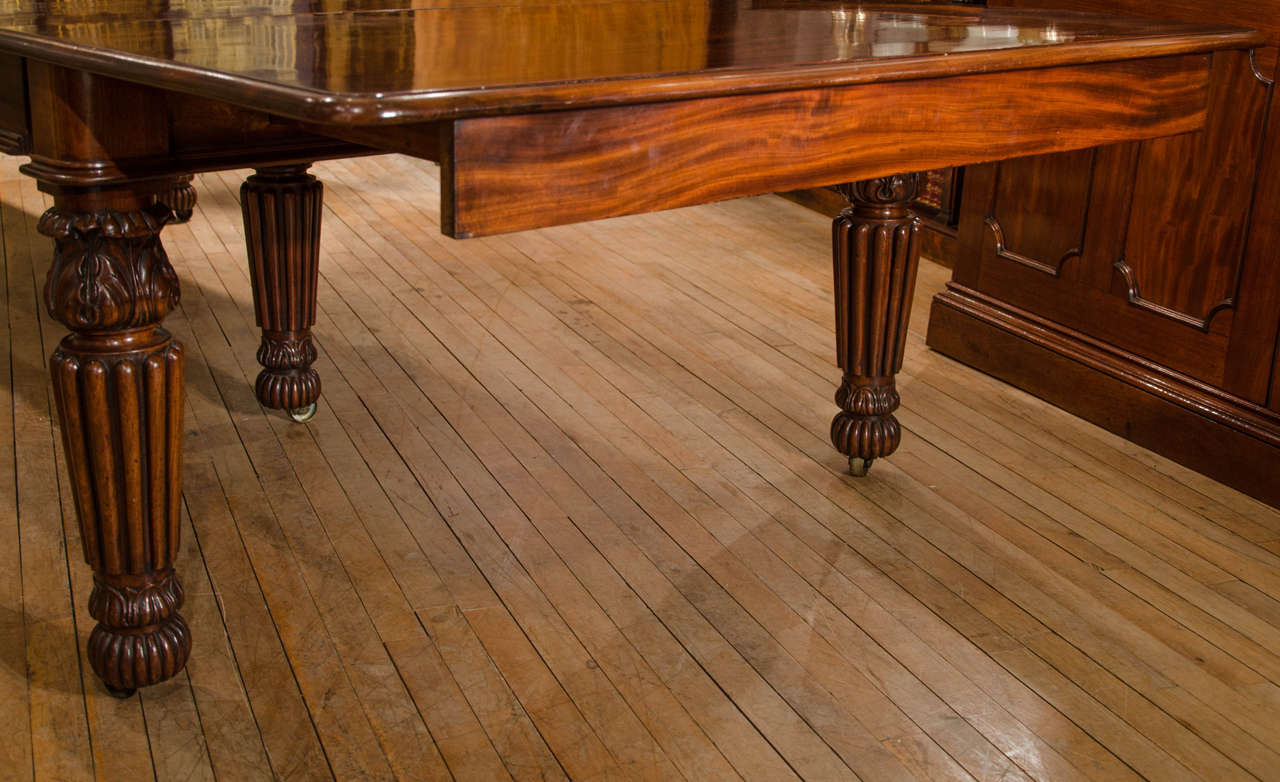 19th Century Mahogany Dining Table with Reeded Legs 2