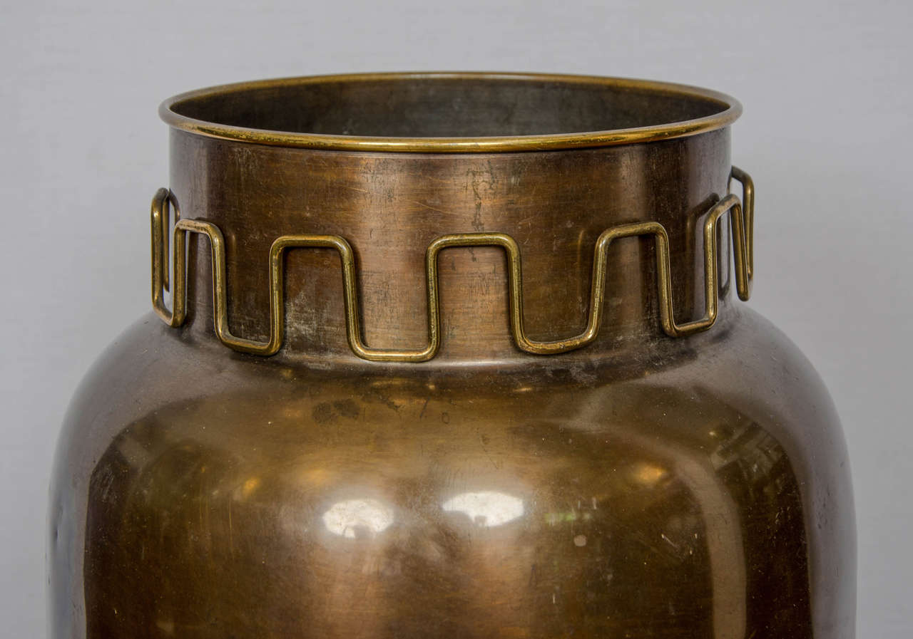 1950s Italian Brass Vase In Good Condition For Sale In London, GB