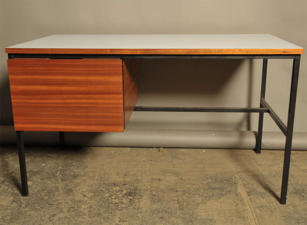 Desk 620 by Pierre Guariche - Minvielle edition - circa 1955 In Good Condition For Sale In Paris, FR