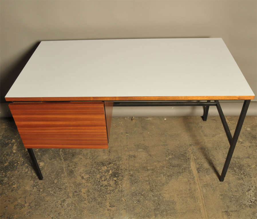 Desk 620 by Pierre Guariche - Minvielle edition - circa 1955 For Sale 3
