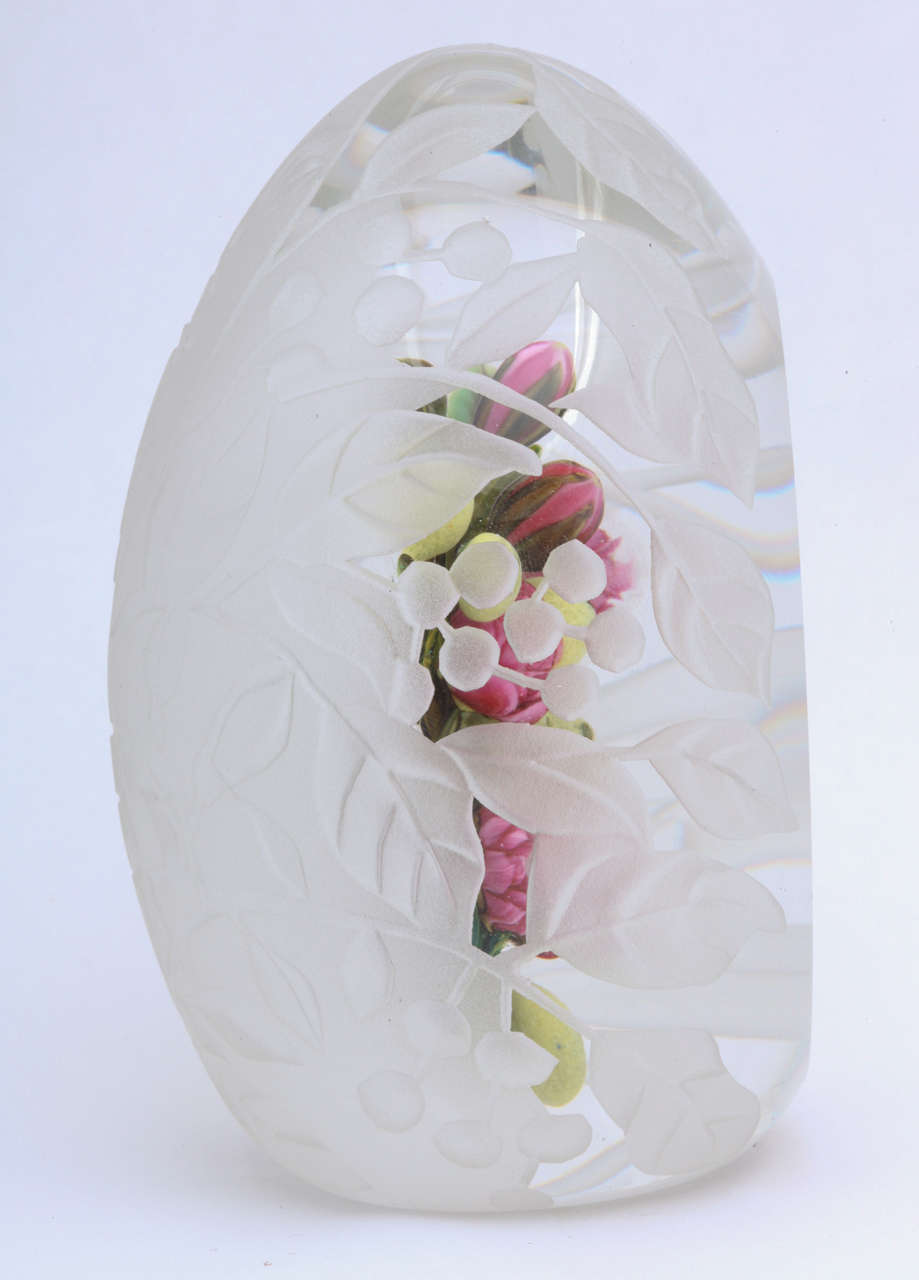Cathy Richardson Carved, Egg-Shaped Paperweight Sculpture In Excellent Condition In New York, NY