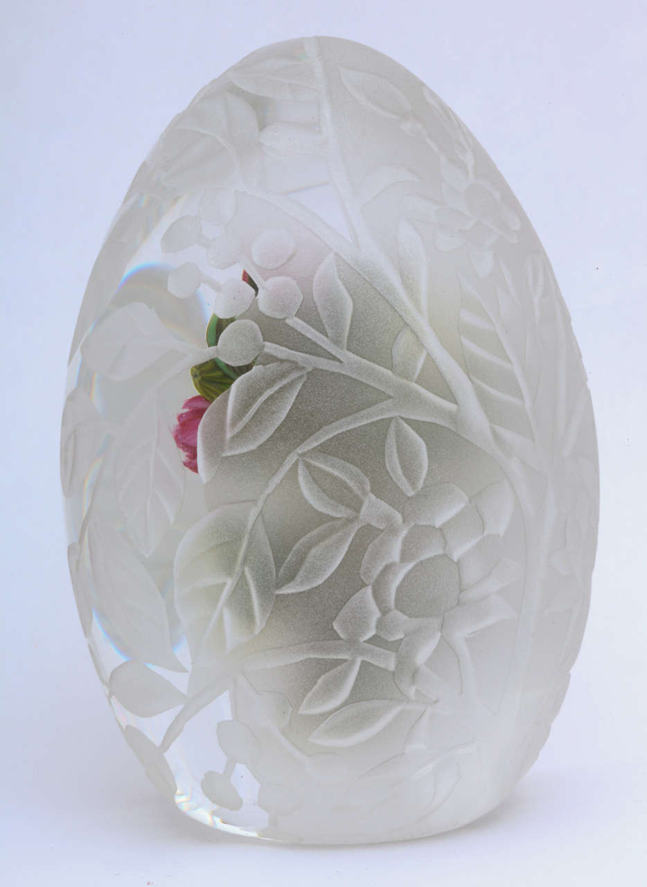 Glass Cathy Richardson Carved, Egg-Shaped Paperweight Sculpture