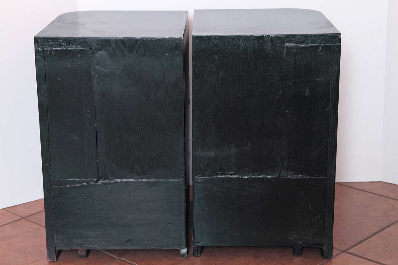 Streamline Pair of Modernage Art Deco Bookend Matched Ebonized Nightstands In Good Condition For Sale In Dallas, TX