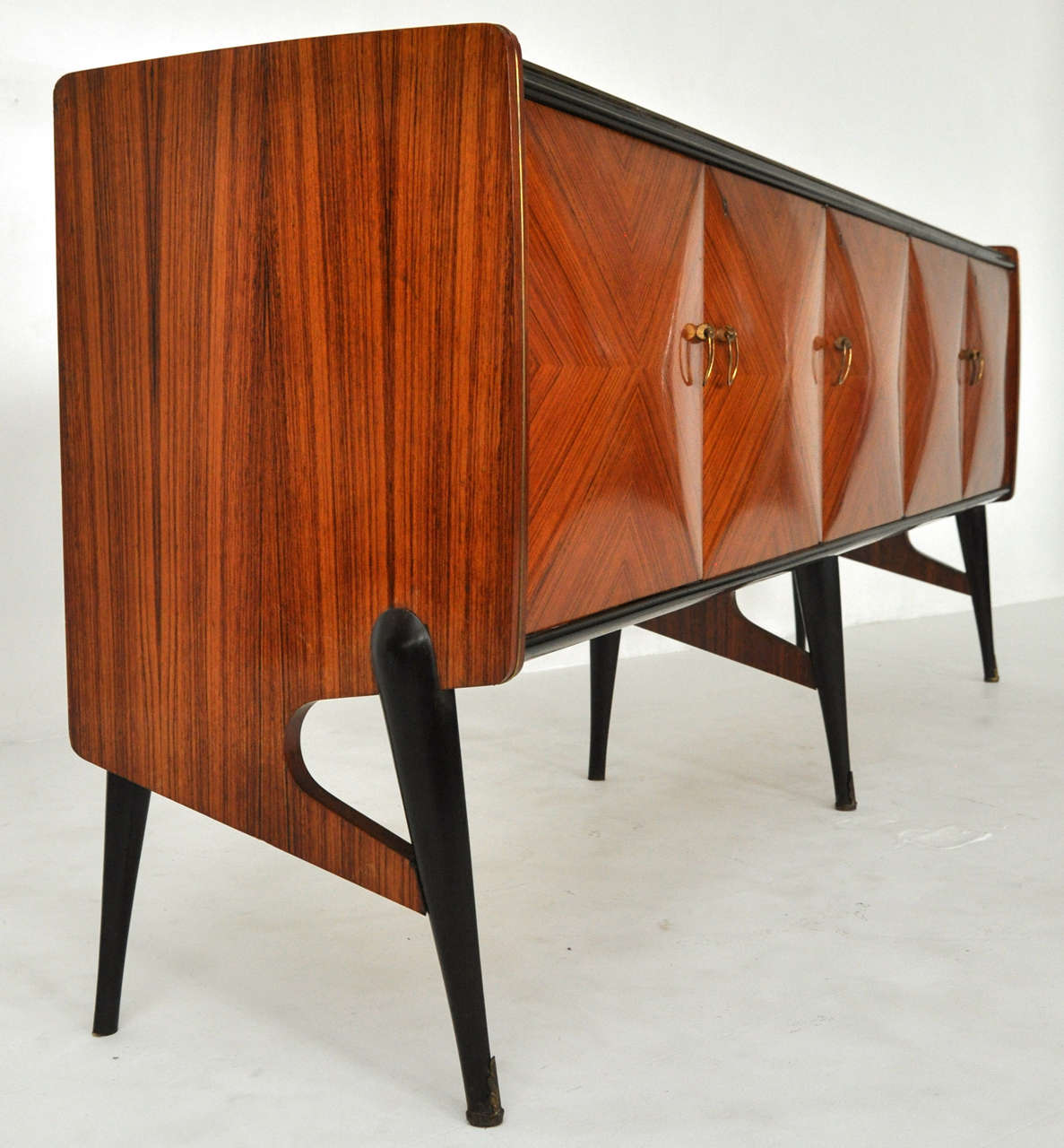 Italian Modern Sideboard In Excellent Condition In Chicago, IL
