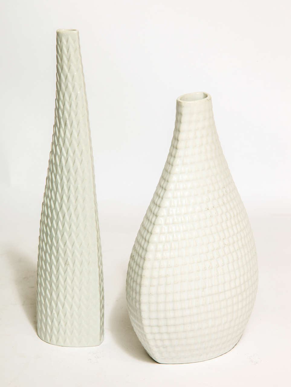 Collection of Stig Lindberg Ceramics In Excellent Condition For Sale In New York, NY