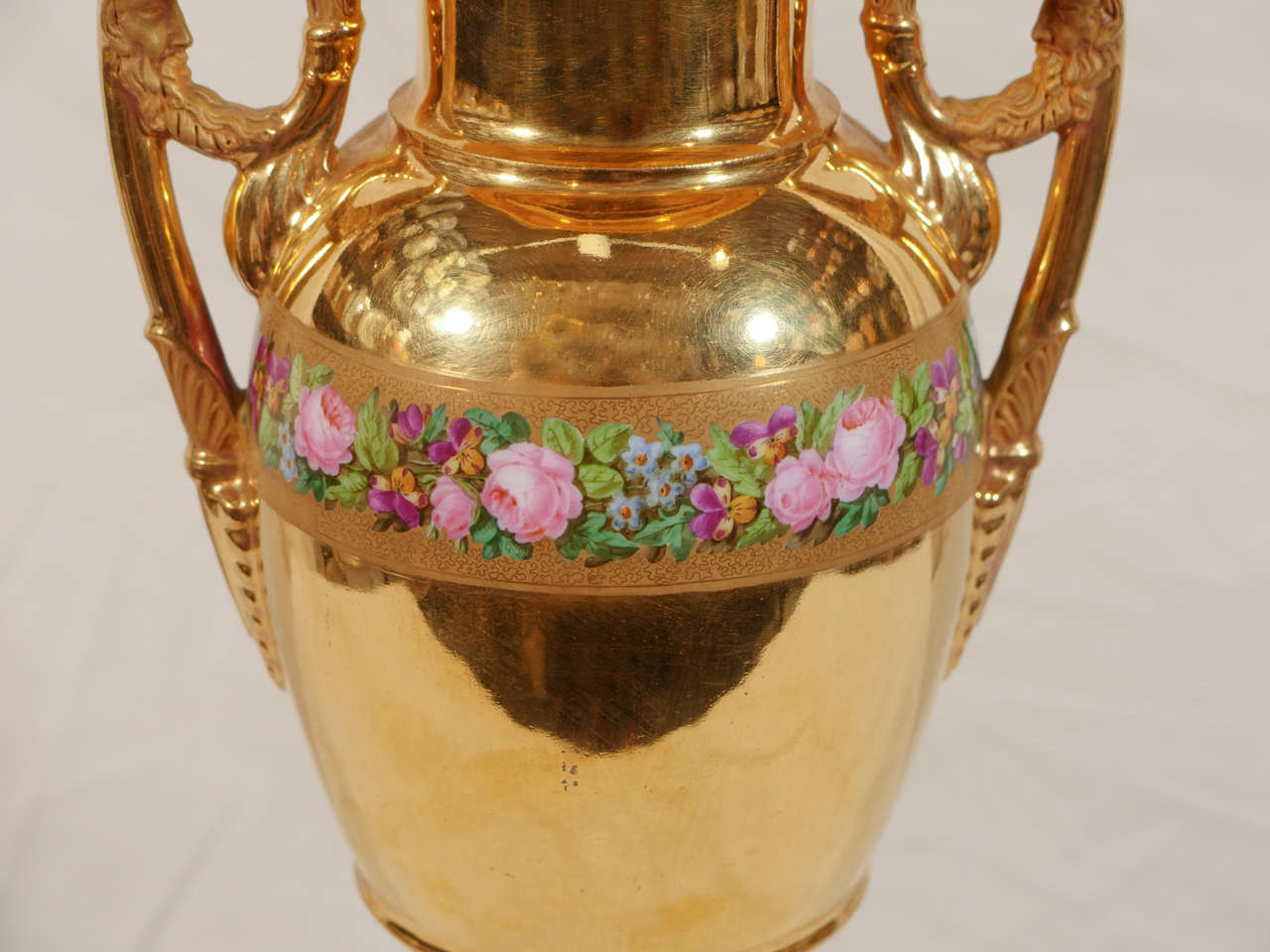 Pair Paris Porcelain Golden Mantle Vases Made in France Circa 1830 In Excellent Condition For Sale In Katonah, NY