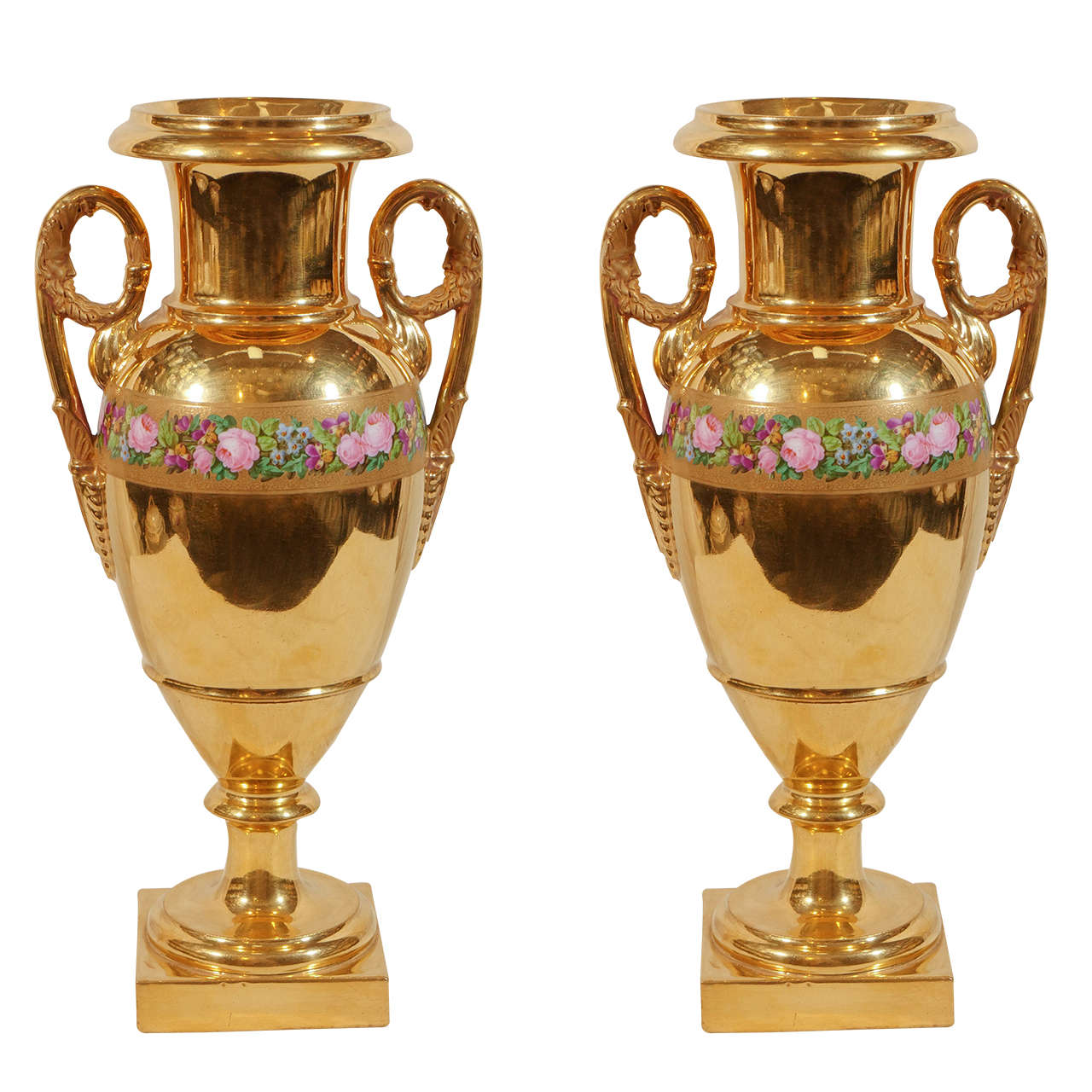 Paar Pariser Goldene Kaminsims-Vasen aus Porzellan, hergestellt in Frankreich um 1830 im Angebot