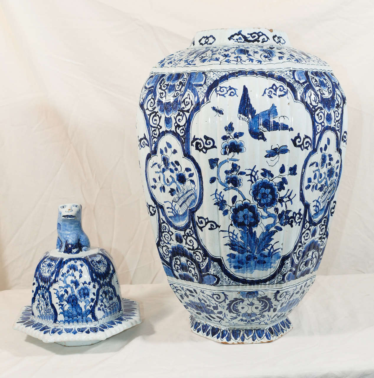 A Large Blue and White Dutch Delft Covered Vase In Excellent Condition In Katonah, NY