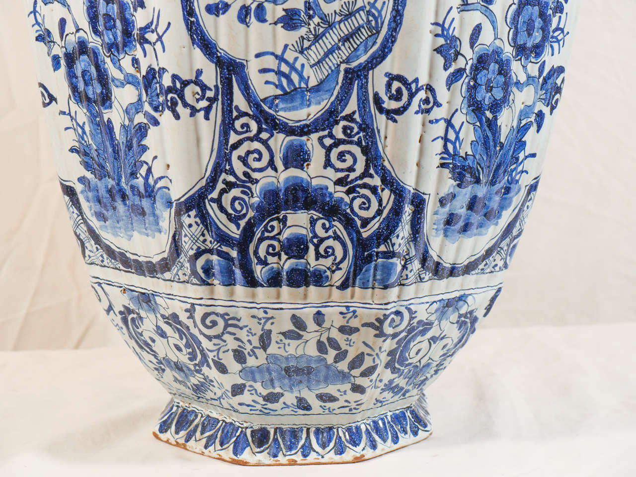 A Large Blue and White Dutch Delft Covered Vase 2