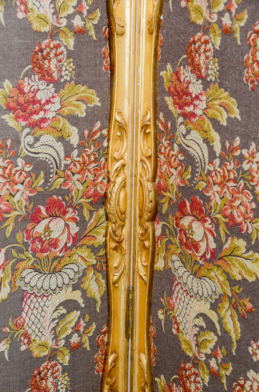 Gilded wood screen 4 leaves In Excellent Condition For Sale In Paris, FR