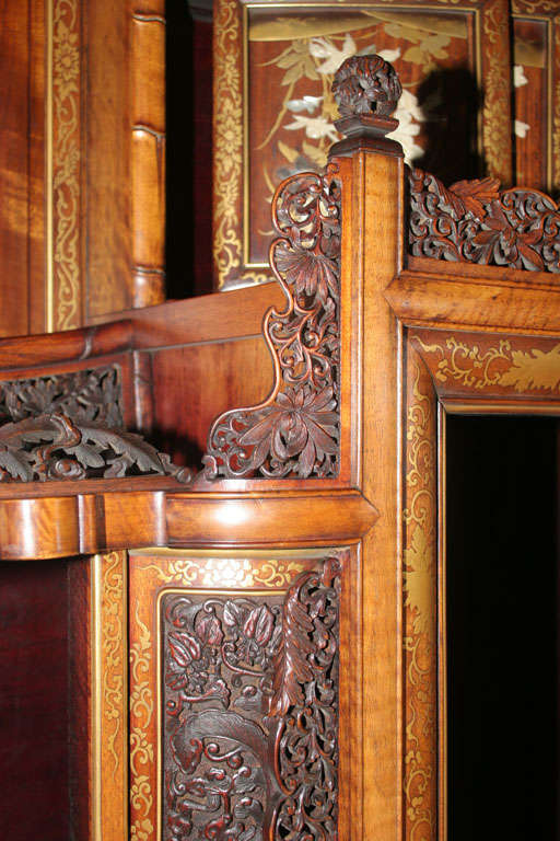 Japanese Gold Lacquered Display Cabinet 3