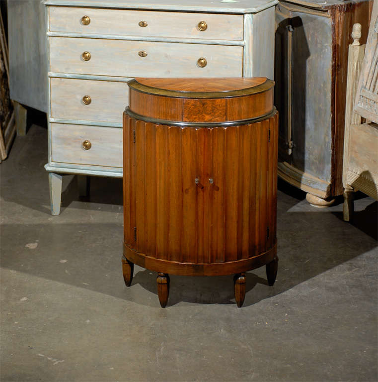 Cabinet de Demi-Lune français