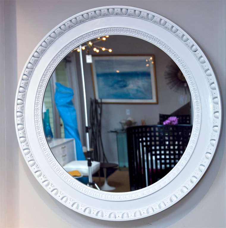 White Laquered Round Wood Mirror