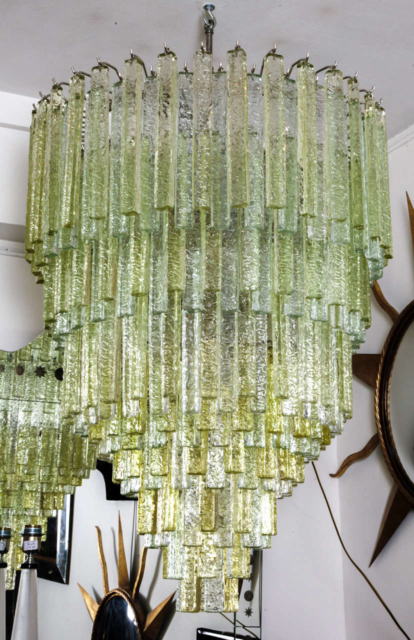 Italian Pair of chandeliers in Murano glass.