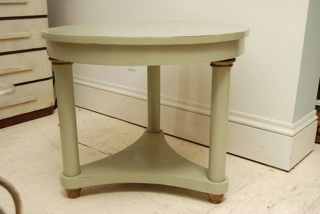 Classical Three Column Painted Metal Table In Excellent Condition For Sale In Hudson, NY