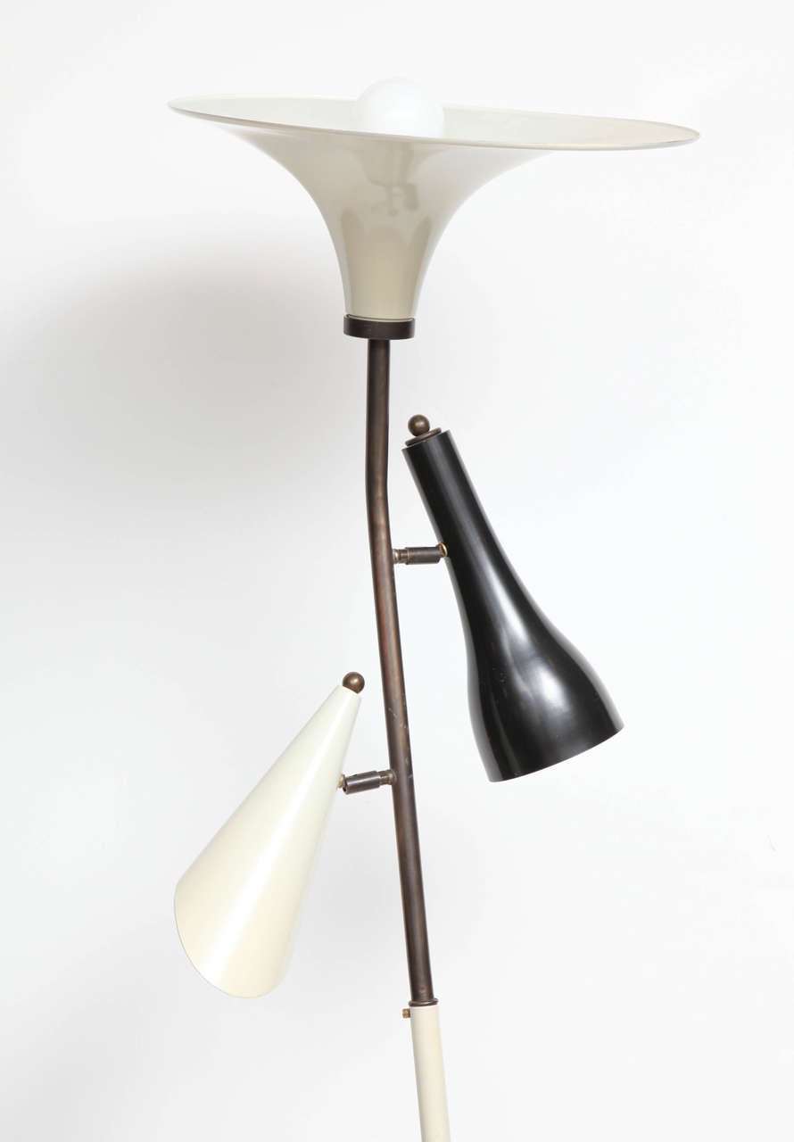 Italian 1950s Floor Lamp in the Style of Gino Sarfatti For Sale