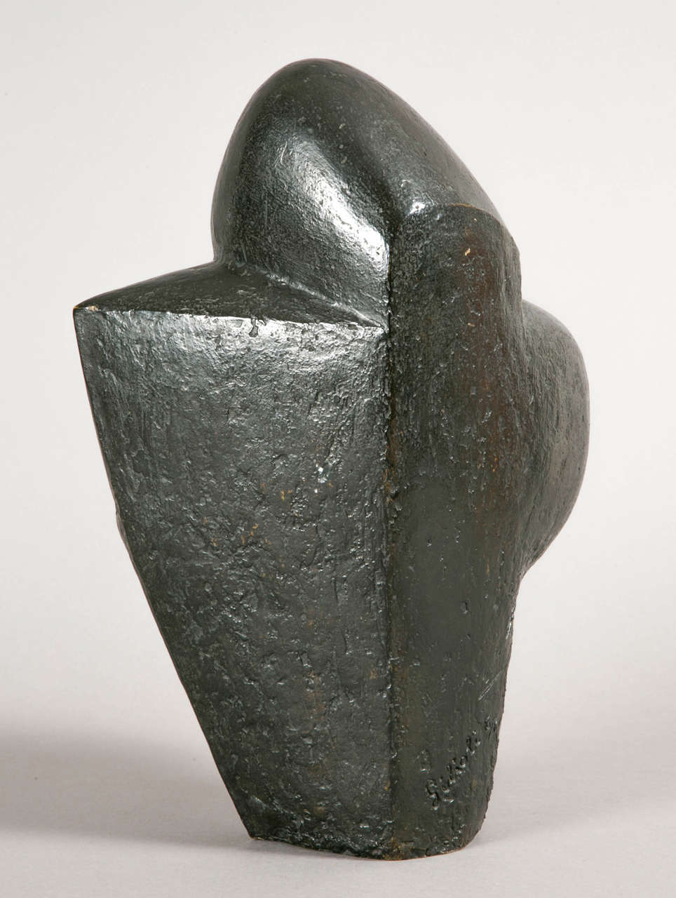 Mid-20th Century Sculpture en bronze patiné d'Emile GILIOLI (1911-1977)