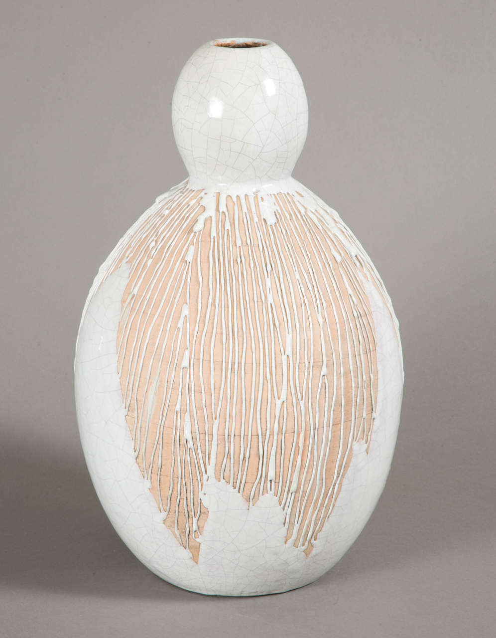 Important white enamelled terracotta bowl vase,  by PRIMAVERA, 1930.
Atelier du Printemps
with white round neck, crackeled rays and drops on light stoneware ground.
Signed Primavera, Made in France, numbered.