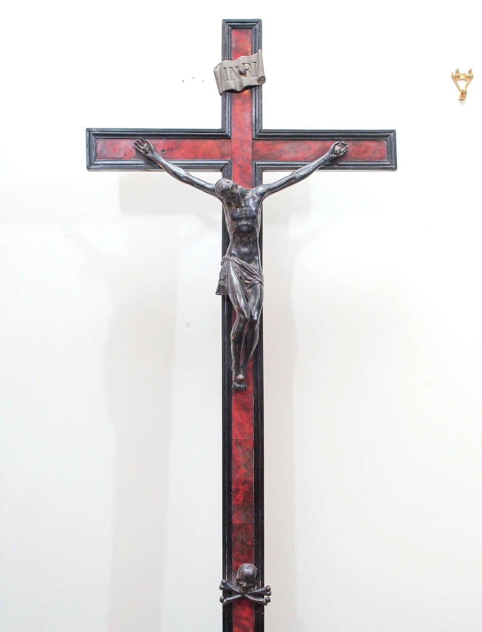 French Napoleon III Tortoiseshell and Ebony Crucifix In Good Condition For Sale In Natchez, MS