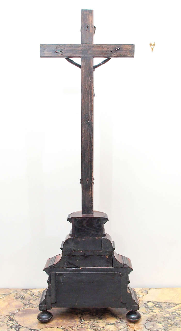 French Napoleon III Tortoiseshell and Ebony Crucifix For Sale 4