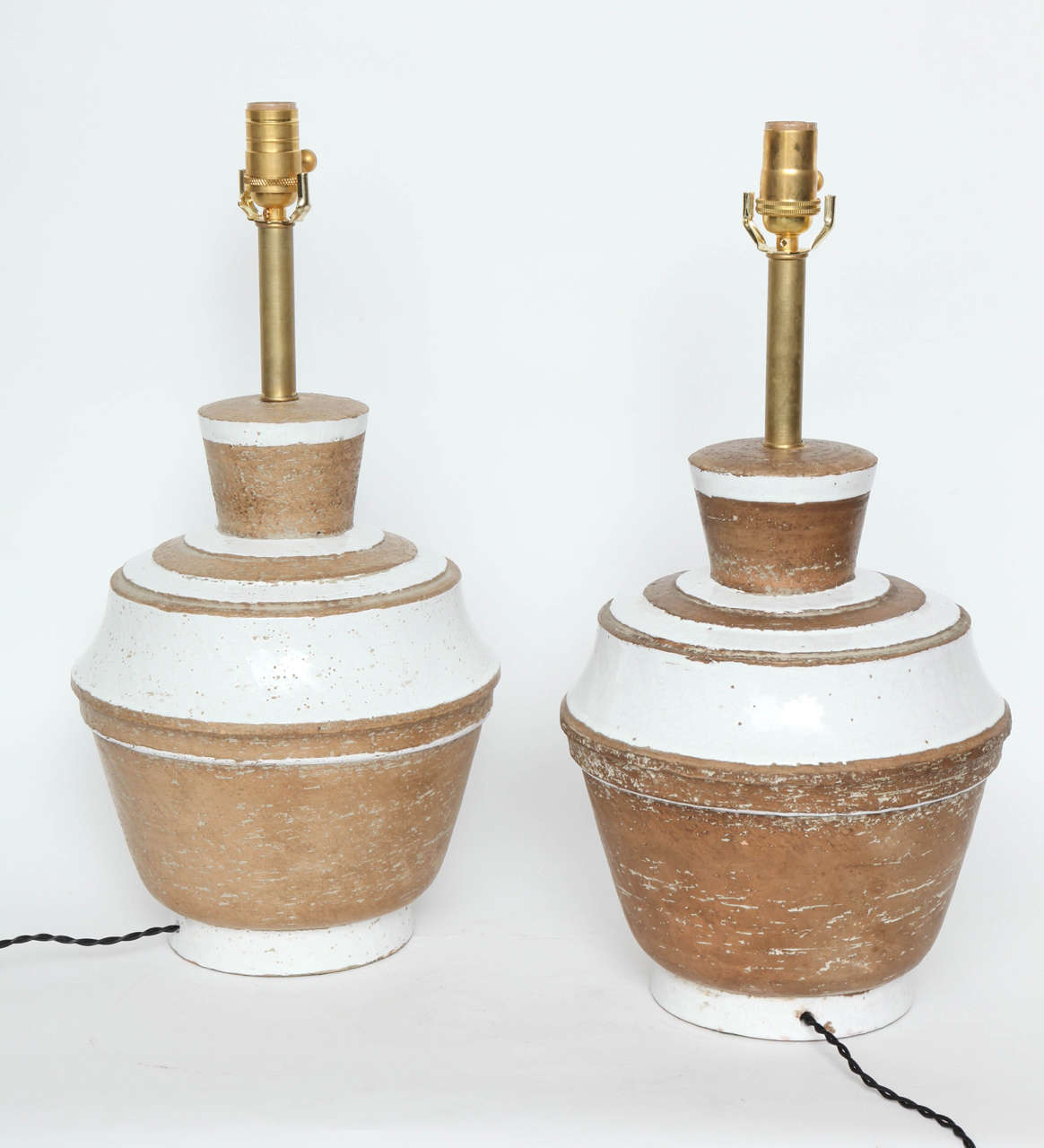 Pair of White and Tan Pottery Table Lamps by Zaccagnini for Raymor 1